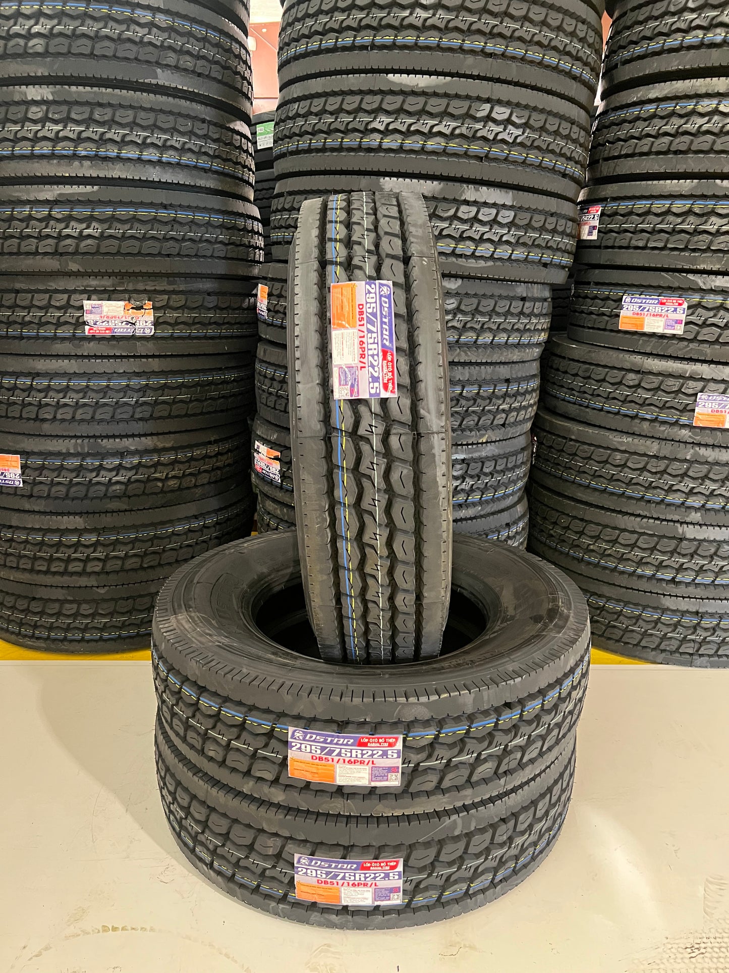 DStar Tires DB51 Drive 295/75/22.5