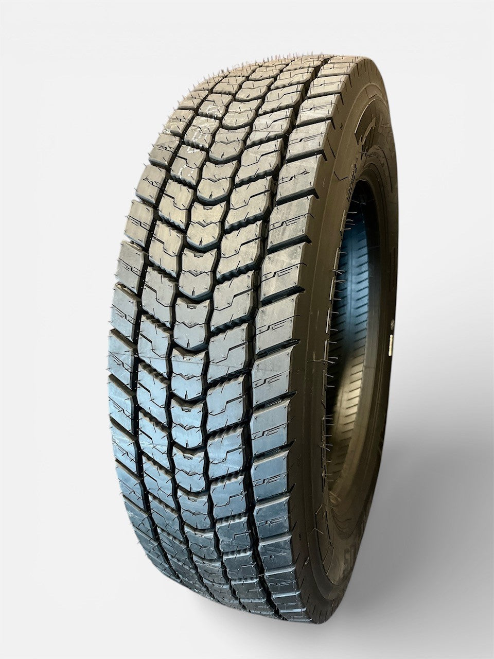 APlus DL011 Car Hauler 255/70/22.5 DRIVE 16Ply